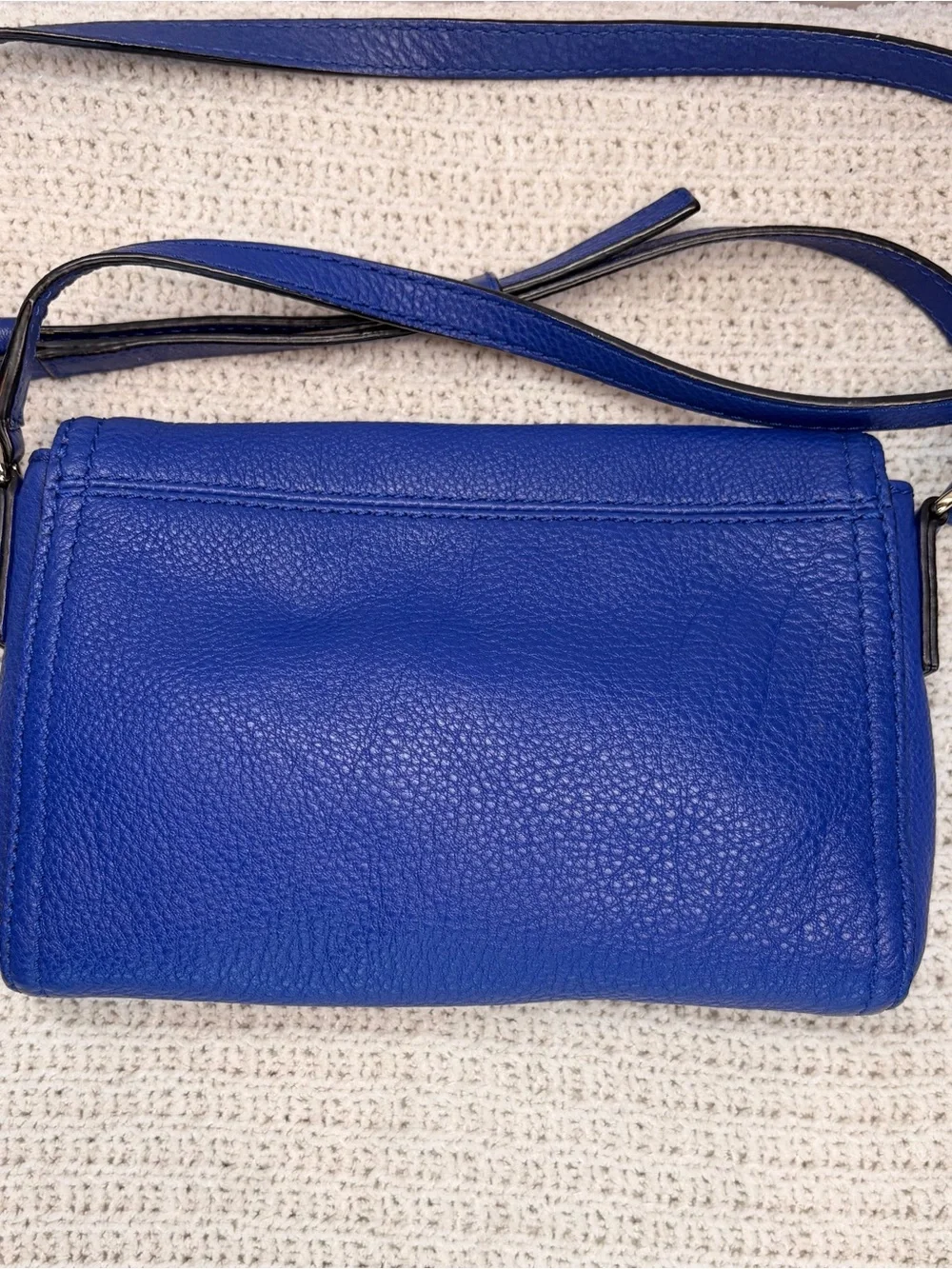kate spade cobalt blue pebbled leather crossbody bag